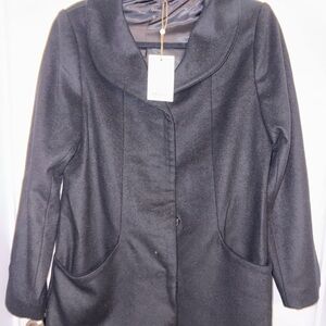 NWT Quince Black Wool Cashmere Cocoon Coat
NWT size medium